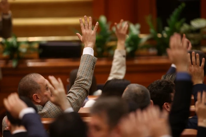 Analiză: Cum influențează contextul economic și polarizarea politică alegerile viitoare