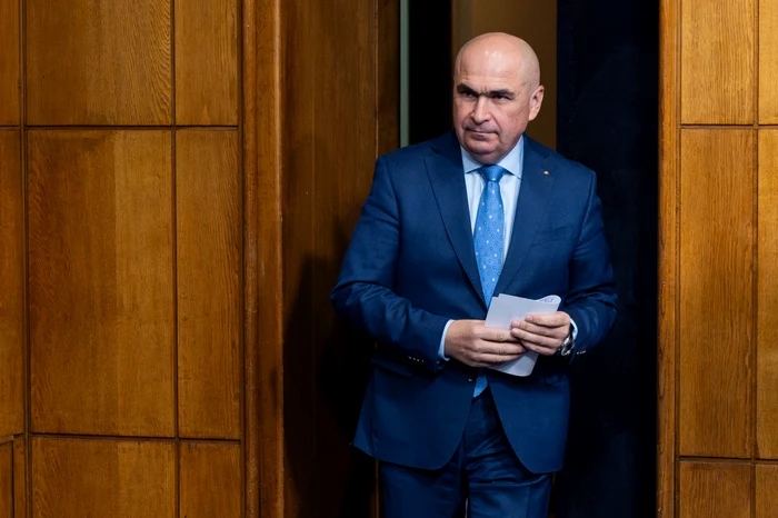 Criza guvernamentală și dezbaterea asupra măsurilor de austeritate