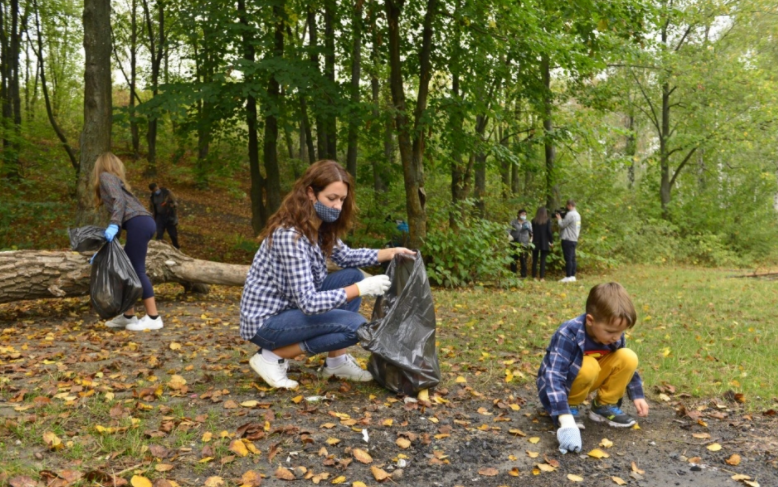 Chișinăul curat: Primăria lansează campanie de salubrizare în toate sectorul cu promisiuni de implicare civică