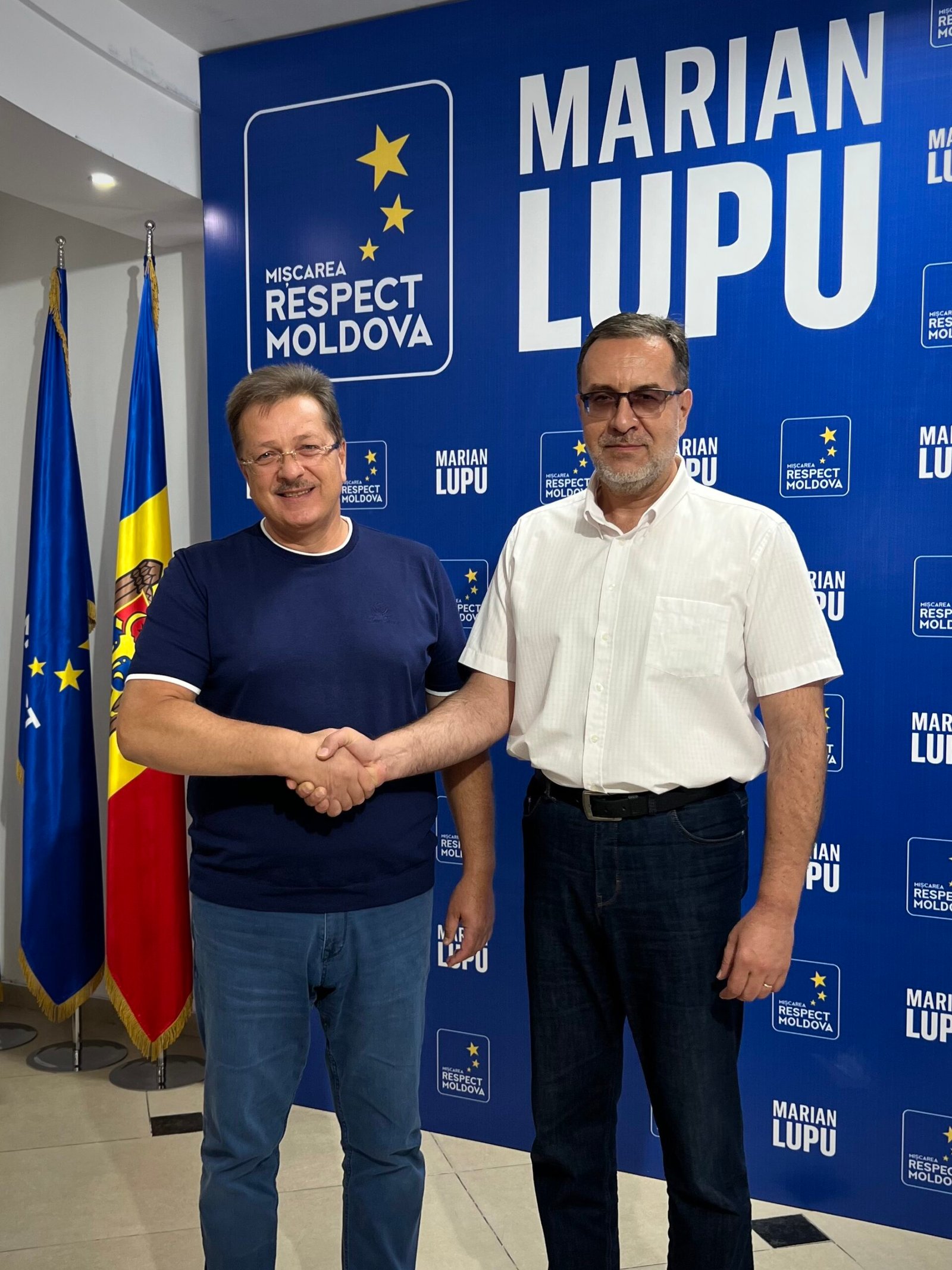Un lider de partid face semnul crucii în timpul votului, promițând că „tot ce era trist în Republica Moldova va rămâne în istorie”